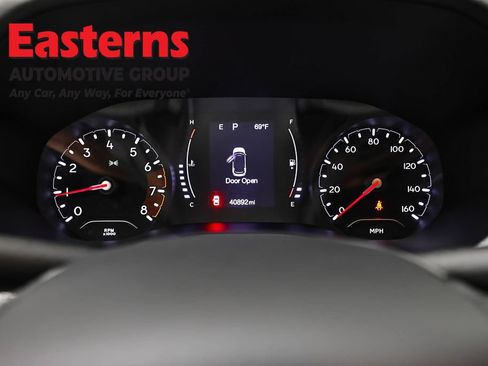 Used 2022 Jeep Compass Latitude AWD/4WD image 17