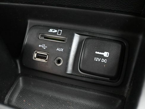Used 2015 Jeep Cherokee Trailhawk w/ Comfort/Convenience Group AWD/4WD image 7