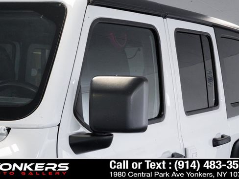 Used 2023 Jeep Wrangler Unlimited Rubicon w/ LED Lighting Group AWD/4WD image 11