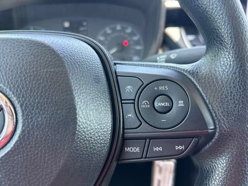 Used 2025 Toyota Corolla LE FWD image 14