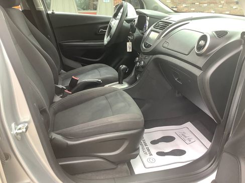 Used 2016 Chevrolet Trax LS FWD image 11