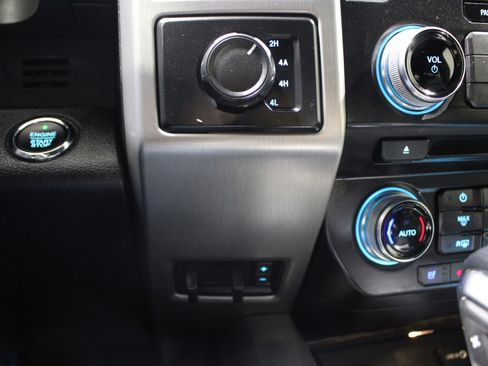 Used 2015 Ford F150 Platinum w/ Trailer Tow Package AWD/4WD image 17