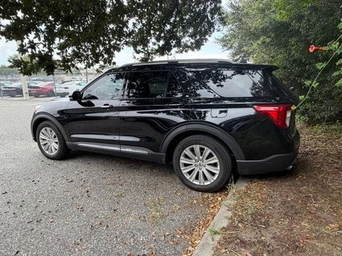 Used 2023 Ford Explorer Limited w/ Limited Technology Package RWD image 9