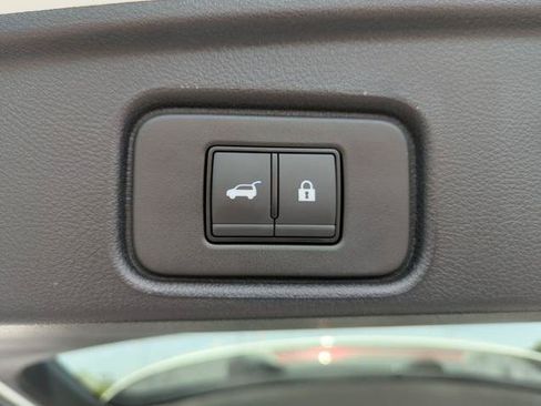 Certified 2026 Nissan Pathfinder SL w/ SL Premium Package FWD image 21