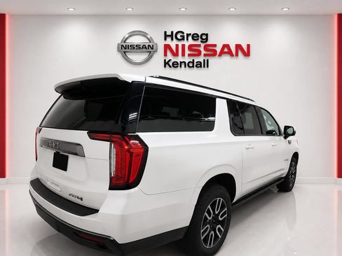 Used 2021 GMC Yukon XL AT4 w/ AT4 Premium Package AWD/4WD image 4