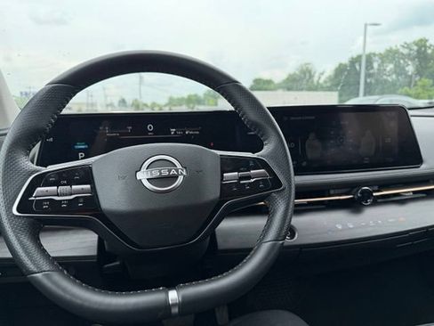 Used 2023 Nissan Ariya FWD image 16
