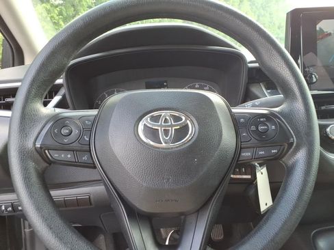 Used 2024 Toyota Corolla LE FWD image 17