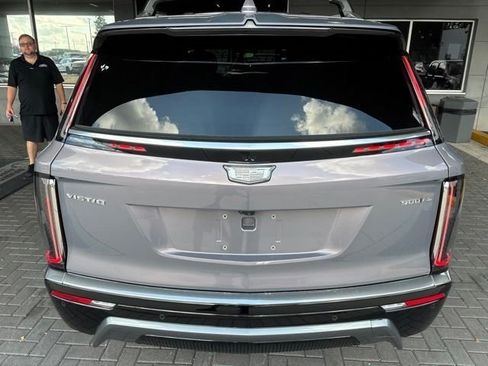 Certified 2026 Cadillac Vistiq Luxury AWD/4WD image 6