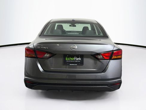 Used 2025 Nissan Altima 2.5 SV FWD image 7