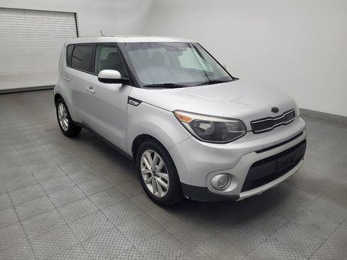Used 2018 Kia Soul + FWD image 13