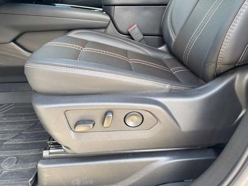Used 2026 Chevrolet Tahoe High Country AWD/4WD image 15