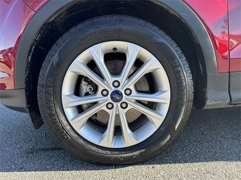 Used 2019 Ford Escape SEL image 11