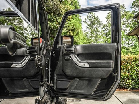 Used 2014 Jeep Wrangler Unlimited Rubicon AWD/4WD image 63