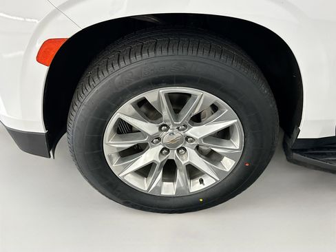 Used 2023 Chevrolet Suburban Premier image 11