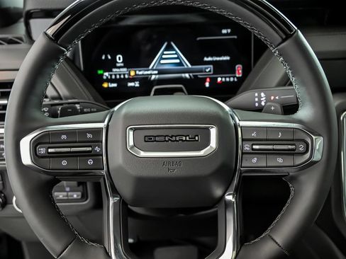 New 2026 GMC Yukon Denali w/ Denali Reserve Package AWD/4WD image 10