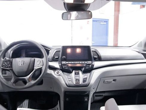 Certified 2024 Honda Odyssey EX image 18