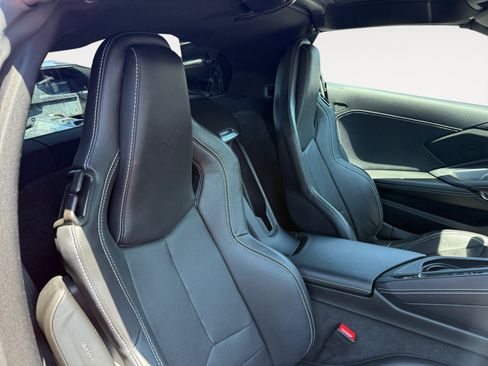 Used 2022 Chevrolet Corvette Stingray Coupe w/ 1LT RWD image 18
