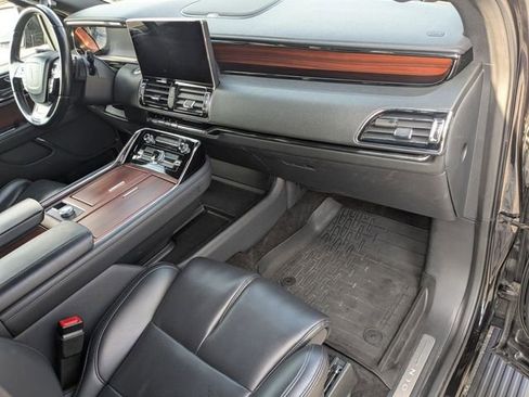 Used 2022 Lincoln Navigator 4WD image 25