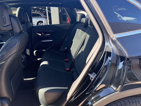 Used 2025 Mercedes-Benz GLC 300 4MATIC image 14