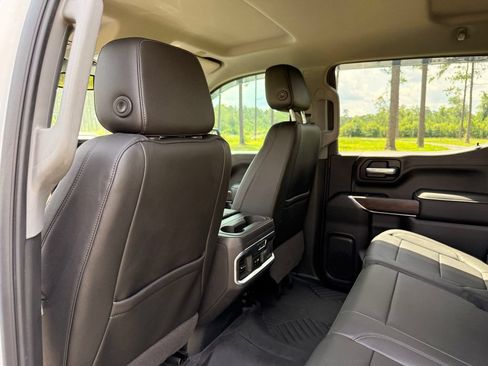 Used 2021 GMC Sierra 1500 SLT w/ SLT Premium Plus Package AWD/4WD image 28