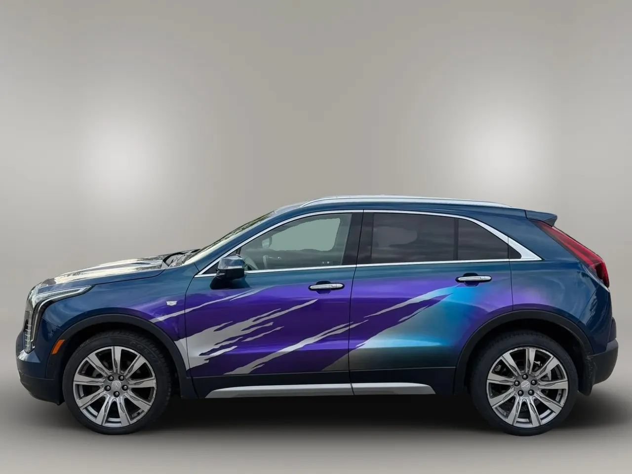 Used 2019 Cadillac XT4 Premium Luxury w/ Technology Package AWD/4WD image 5