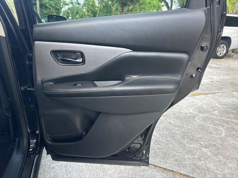 Used 2023 Nissan Murano SV AWD/4WD image 23