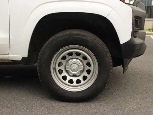 Used 2023 Chevrolet Colorado W/T w/ Safety Package RWD image 4
