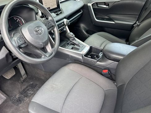 Used 2025 Toyota RAV4 XLE FWD image 9