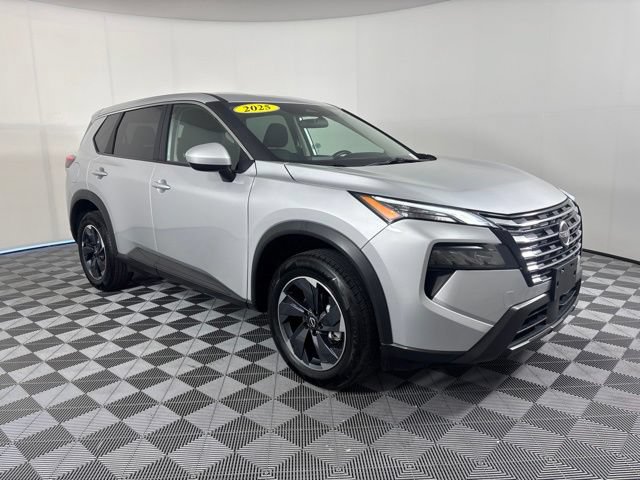 Used 2025 Nissan Rogue SV FWD image 35