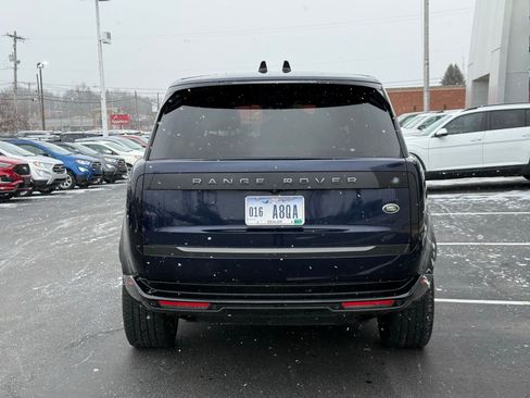 Used 2023 Land Rover Range Rover Long Wheelbase SE image 4