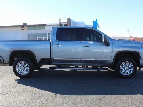 Used 2025 Chevrolet Silverado 2500 High Country w/ Technology Package image 2