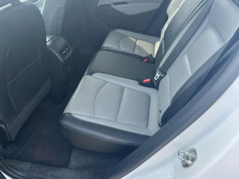 Used 2019 Chevrolet Equinox Premier AWD/4WD image 9