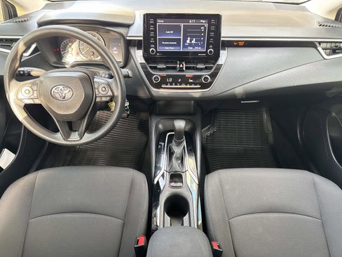 Used 2022 Toyota Corolla LE image 9