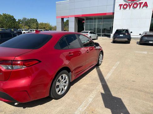 Used 2020 Toyota Corolla LE FWD image 5