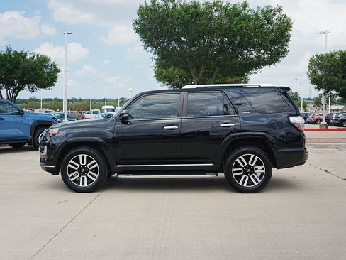 Used 2018 Toyota 4Runner Limited AWD/4WD image 3