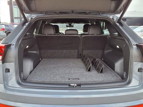 Used 2024 Volkswagen Atlas Cross Sport SE image 7