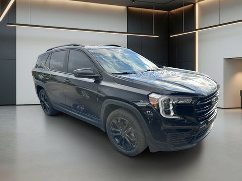 Used 2022 GMC Terrain SLE w/ Driver Convenience Package FWD image 5