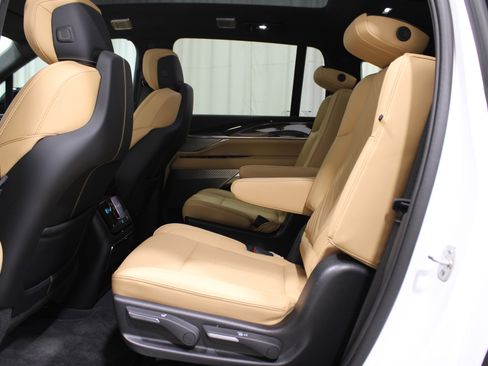 New 2025 Cadillac Escalade IQ Luxury 2 image 30