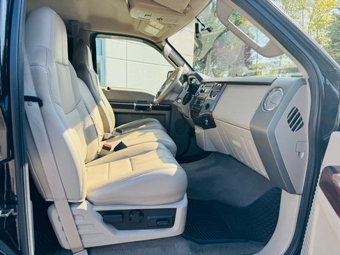 Used 2009 Ford F350 Lariat image 19