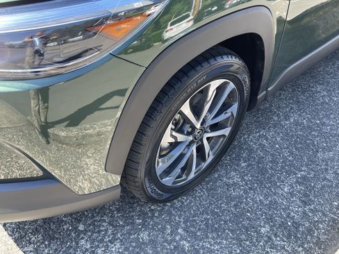 Certified 2025 Toyota Corolla Cross XLE FWD image 8