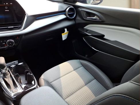New 2026 Chevrolet Trax LT w/ Driver Confidence Package FWD image 22