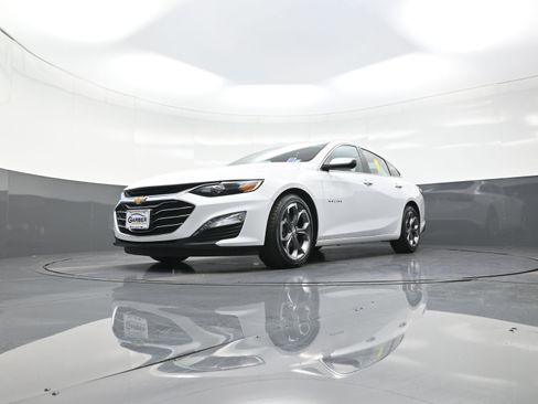 Used 2022 Chevrolet Malibu LT image 11