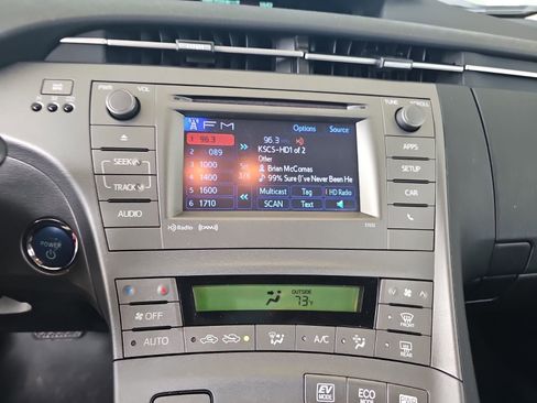 Used 2015 Toyota Prius Persona Series FWD image 8