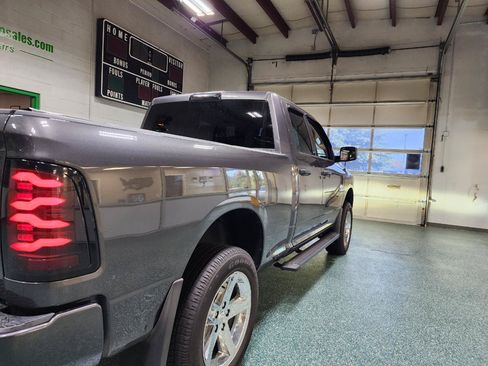 Used 2017 RAM 1500 Express AWD/4WD image 7