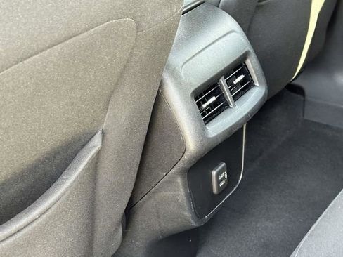 Used 2020 Chevrolet Equinox LT image 18