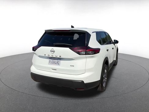 Used 2024 Nissan Rogue S image 15