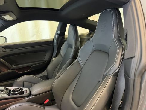 Certified 2025 Porsche 911 Carrera RWD image 19