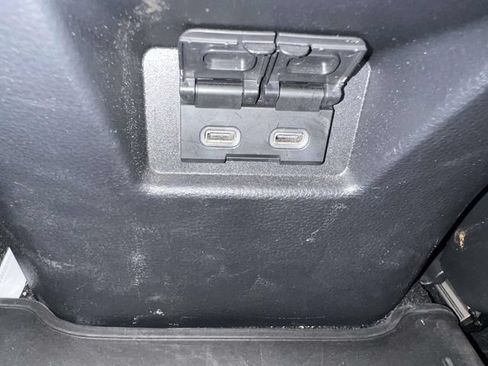 Used 2023 Toyota Venza XLE AWD/4WD image 12