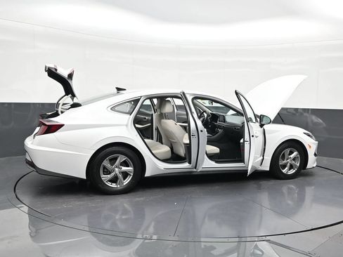 Used 2022 Hyundai Sonata SE w/ Preferred Accessory Package FWD image 32