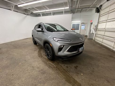 Used 2024 Buick Encore GX Sport Touring w/ Experience Buick Package image 8